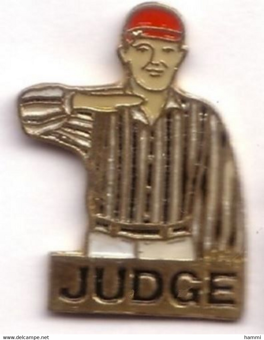 AA306 Pin's Baseball BASE BALL JUGE ARBITRE JUDGE  Achat Immédiat - Baseball