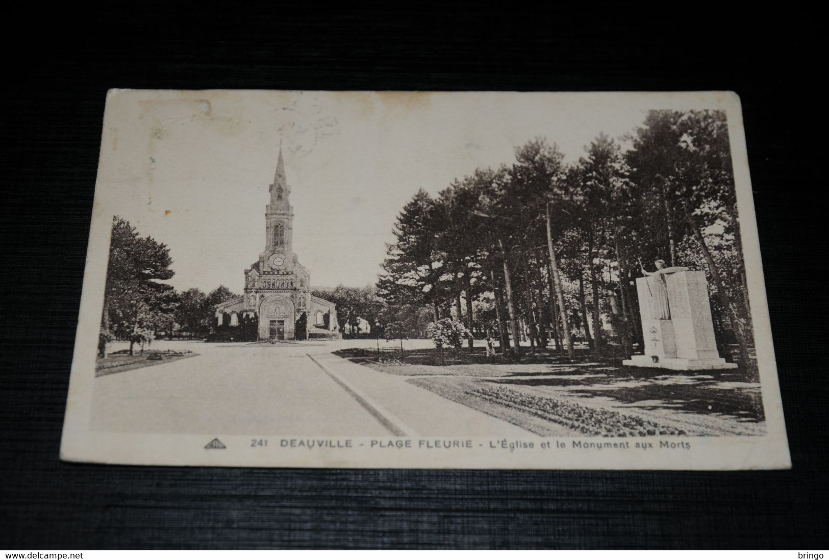 18463-           DEAUVILLE, PLAGE FLEURIE, L'EGLISE - 1934 - Deauville