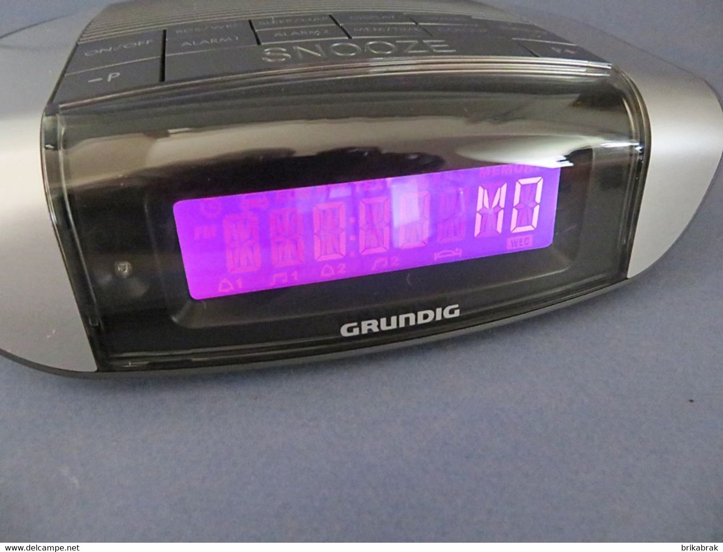 RADIO REVEIL GRUNDIG + Horlogerie Clock radio