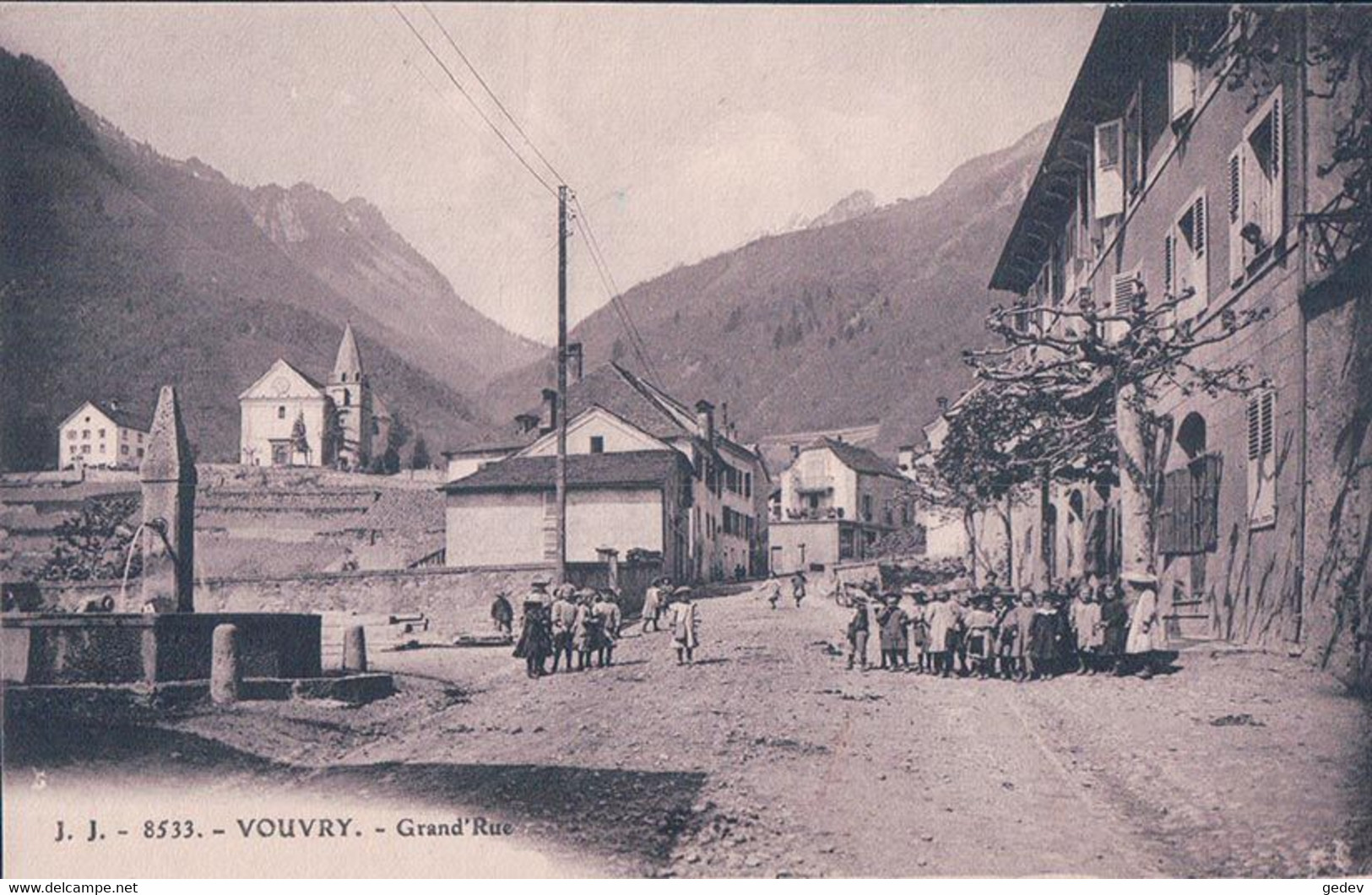 Vouvry VS, Grand'Rue Animée, Enfants Et Fontaine (8533) - Vouvry