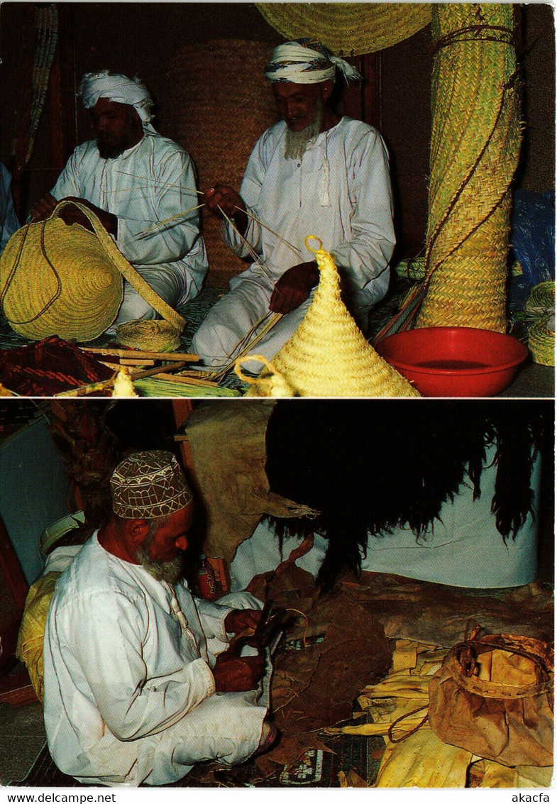 PC CPA SULTANATE OF OMAN HANDICRAFTS IN BAHLA SOUQ REAL PHOTO POSTCARD (b16337) - Oman