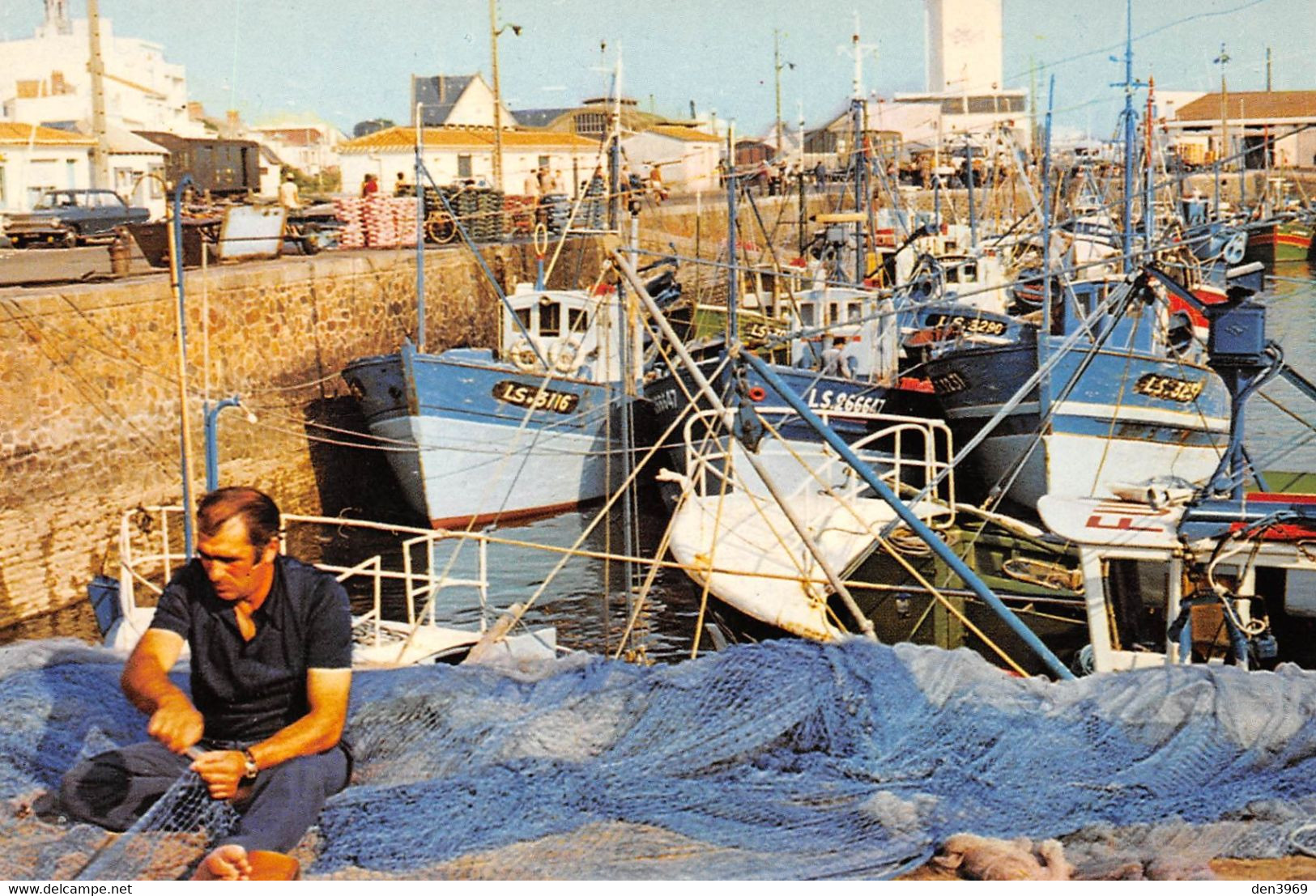 SAINT-GILLES-CROIX-de-VIE - Ravaudage Des Filets - Bateaux De Pêche - Saint Gilles Croix De Vie