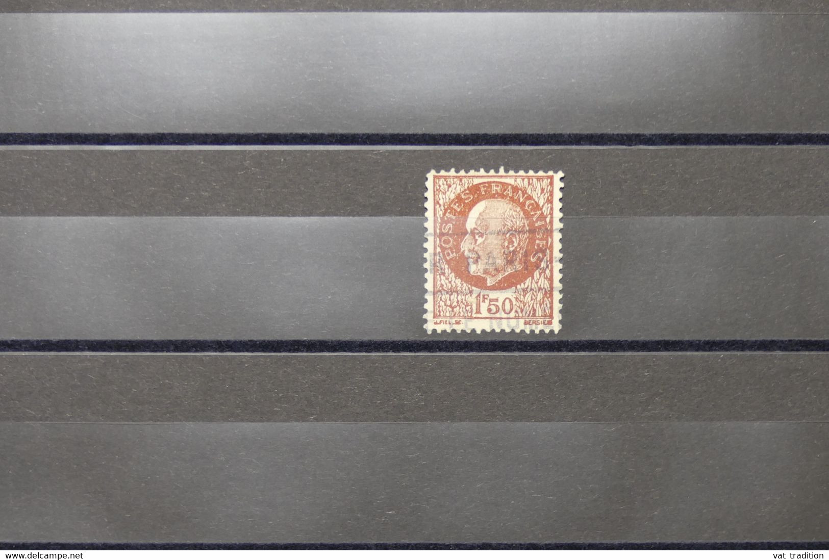 FRANCE - Variété - N° Yvert 517 - Type Pétain - Nez Qui Coule - Oblitéré - L 74068 - Gebruikt