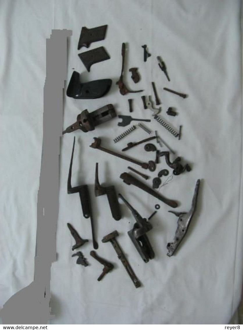 Lot Pieces Pour Ancienne Fusil Lefaucheux Et Autres,voir Photos - Uitrusting