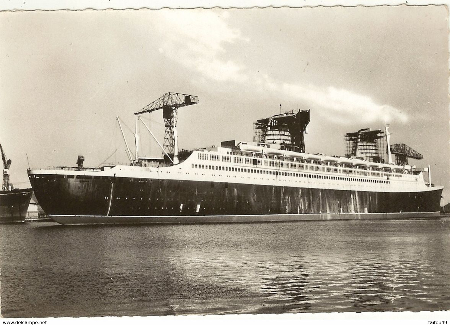 Cpsm Gf -  44 SAINT-NAZAIRE - Paquebot France - Aux Chantiers De L'Atlantique  221 - Guerra