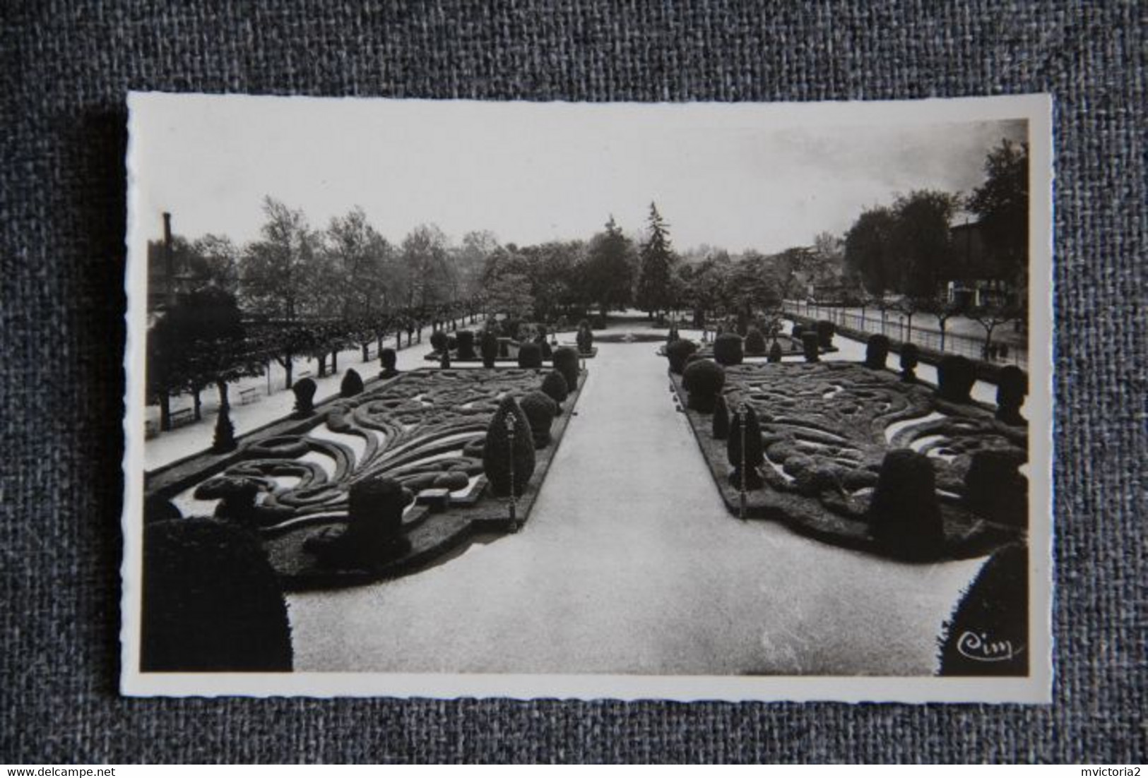 CASTRES : Le Jardin De L'évêché . - Castres