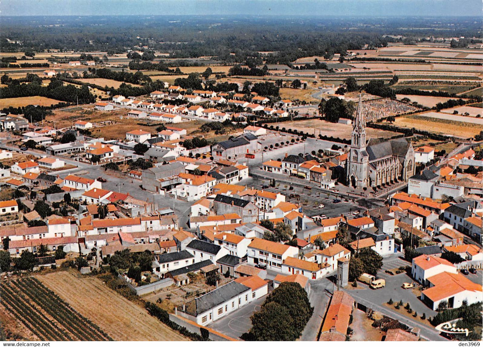 SOULLANS - Vue Panoramique Aérienne - Le Centre Du Bourg - Soullans