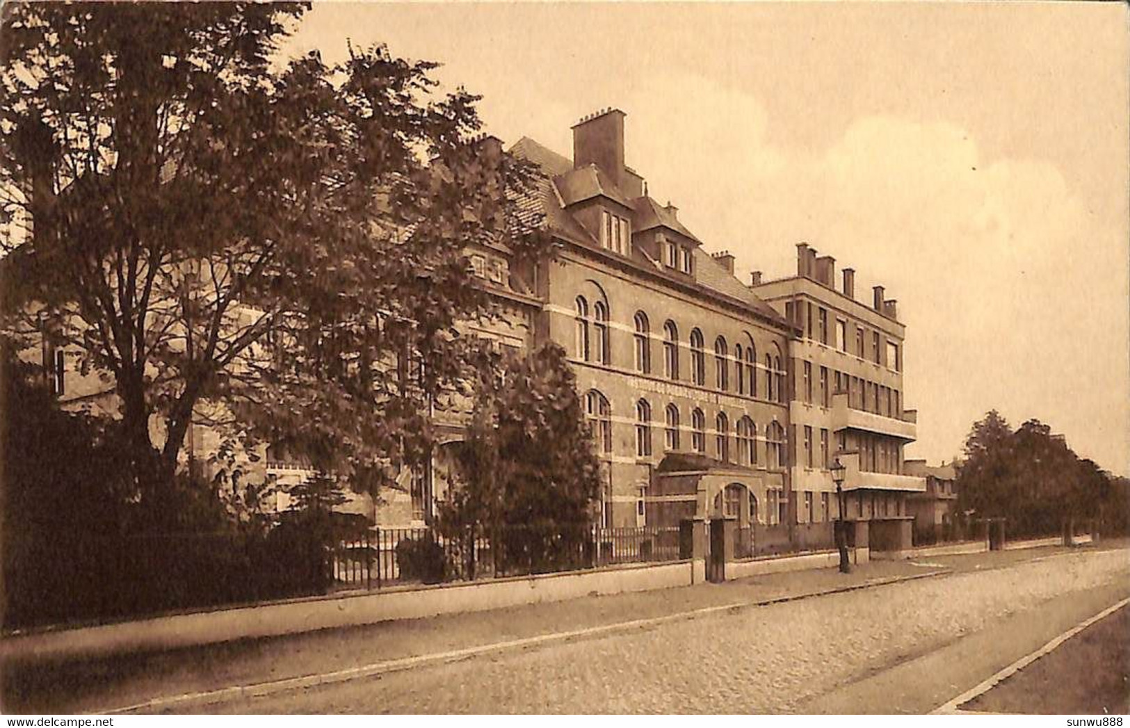 Woluwe St Pierre - Institut De Puériculture - Façade (prix Fixe) - Woluwe-St-Pierre - St-Pieters-Woluwe