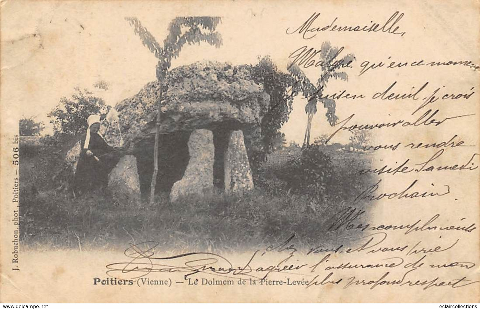 Thème: Dolmen Et Menhir:  Poitiers    86         Le Dolmen De La Pierre Levée    -  2 -   (voir Scan) - Dolmen & Menhire