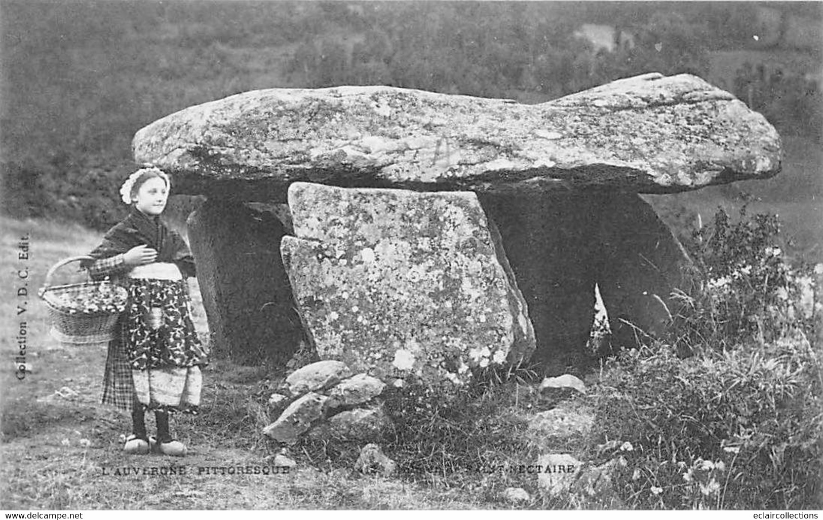 Thème: Dolmen Et Menhir:     Saint Nectaire    63        Dolmen        (voir Scan) - Dolmen & Menhire