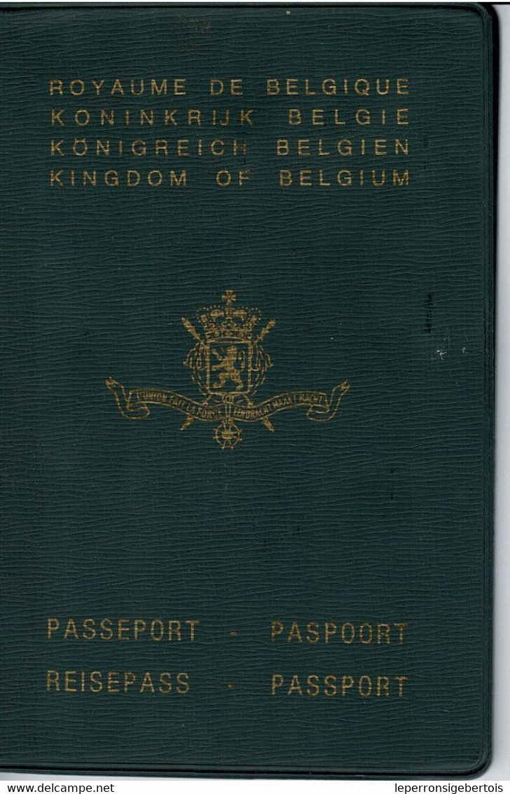 Passeport - Royaume De Belgique - Délivré à Schaerbeek Le 22/06/1972  - Timbre - Visas  - 5 Scans - - Historical Documents