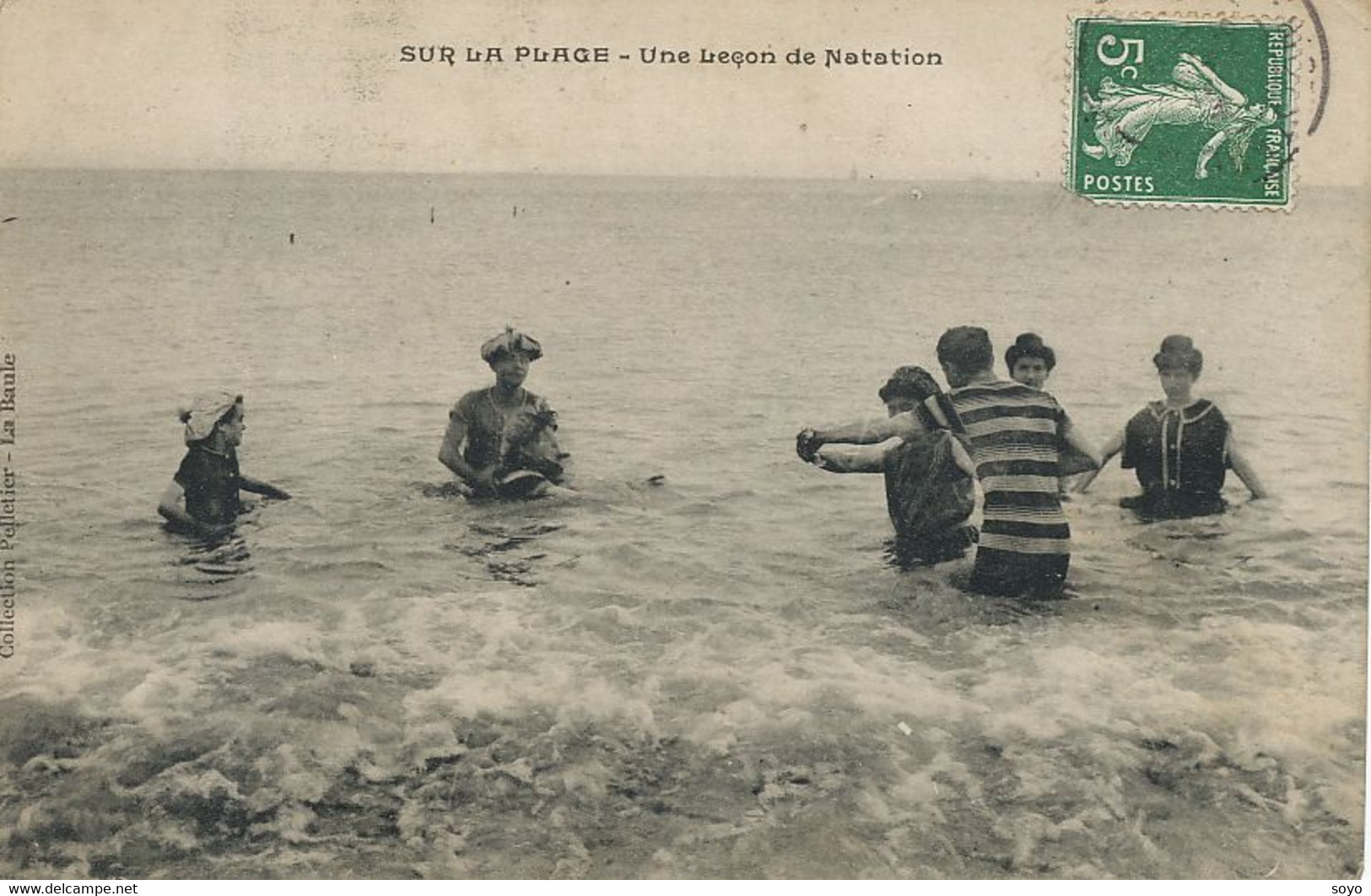 Jeu De Plage  Une Leçon De Natation  Femme Et Maitre Nageur. La Baule - Swimming