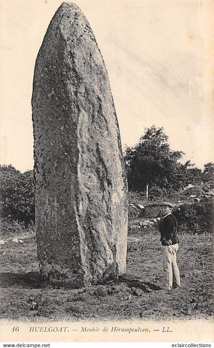 Thème: Dolmen Et Menhir:     Huelgoat    29     Menhir   De  Hérampeulven   (voir Scan) - Dolmen & Menhirs