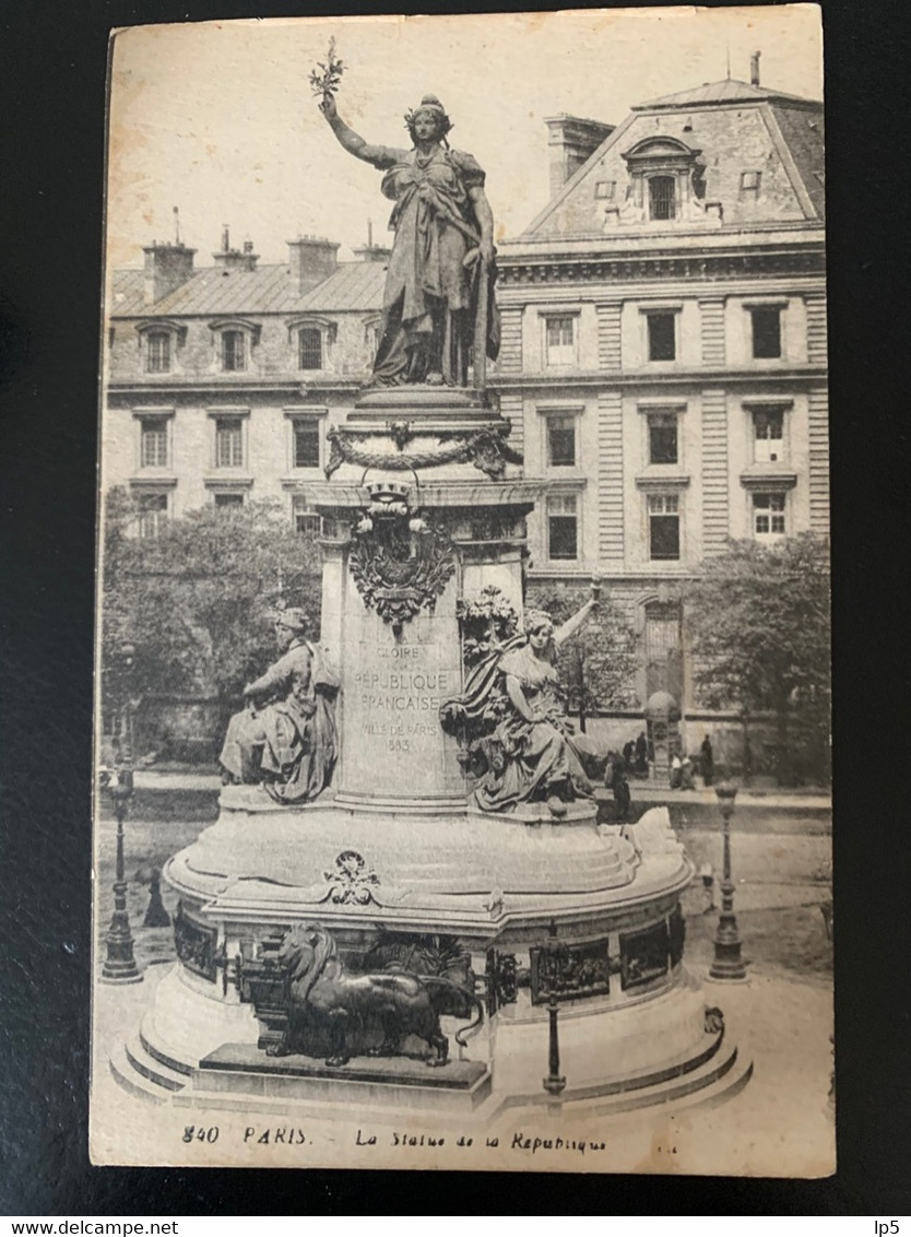 Paris. La Statue De La République - Standbeelden