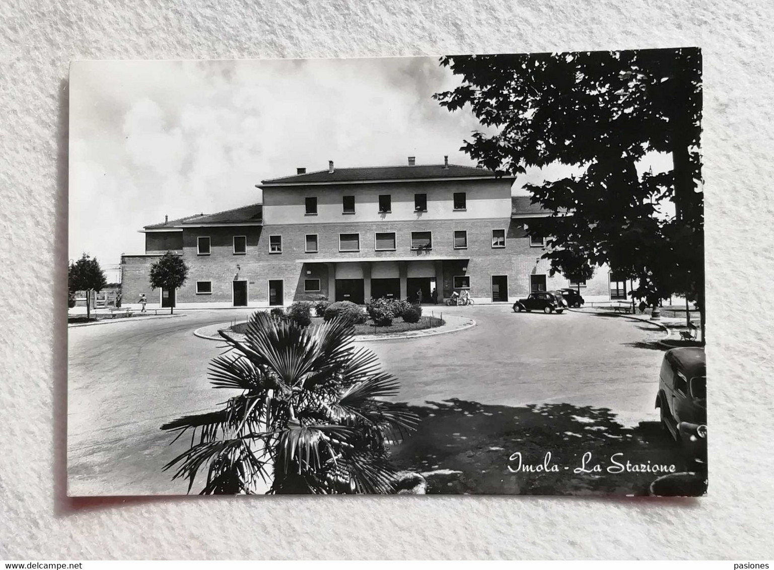 Cartolina Illustrata Imola - La Stazione, Non Viaggiata - Imola