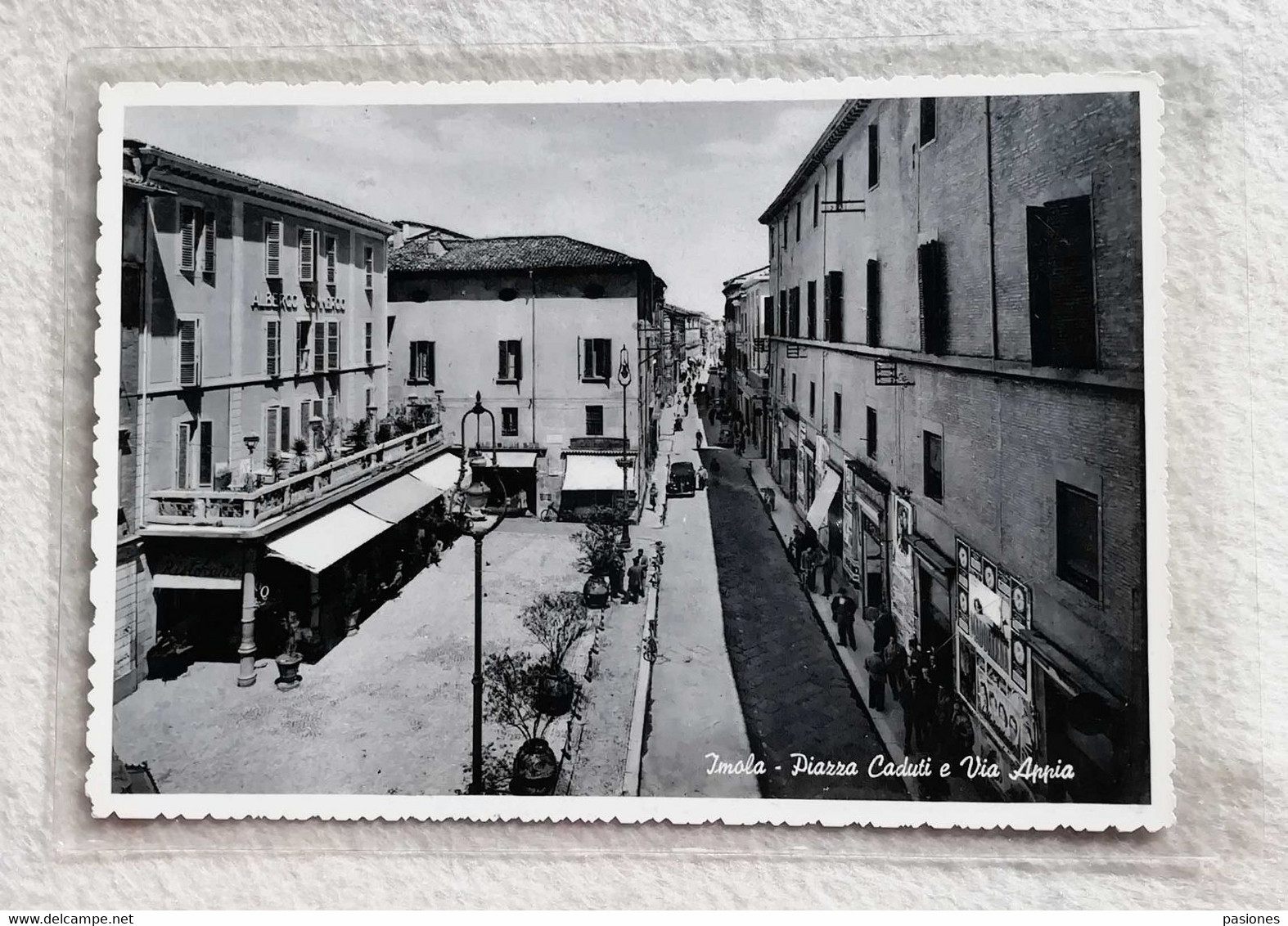 Cartolina Illustrata Imola - Piazza Caduti E Via Appia, Non Viaggiata - Imola