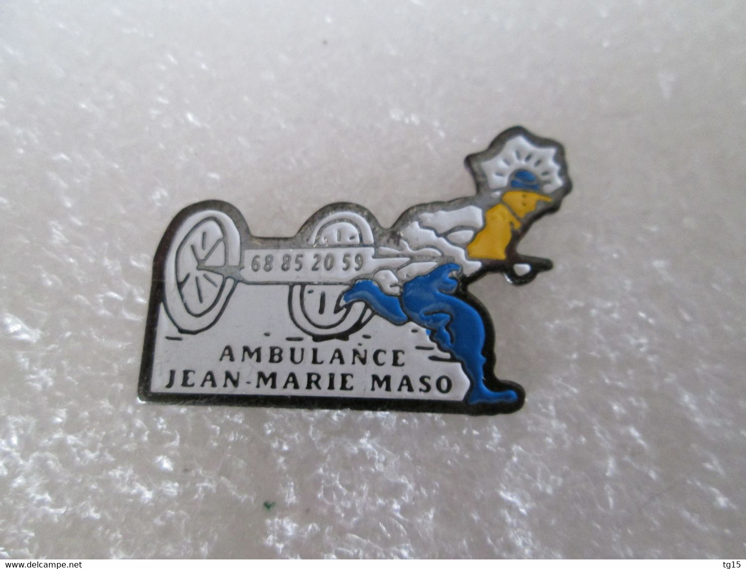 PIN'S   AMBULANCE  JEAN MARIE MASO - Médical