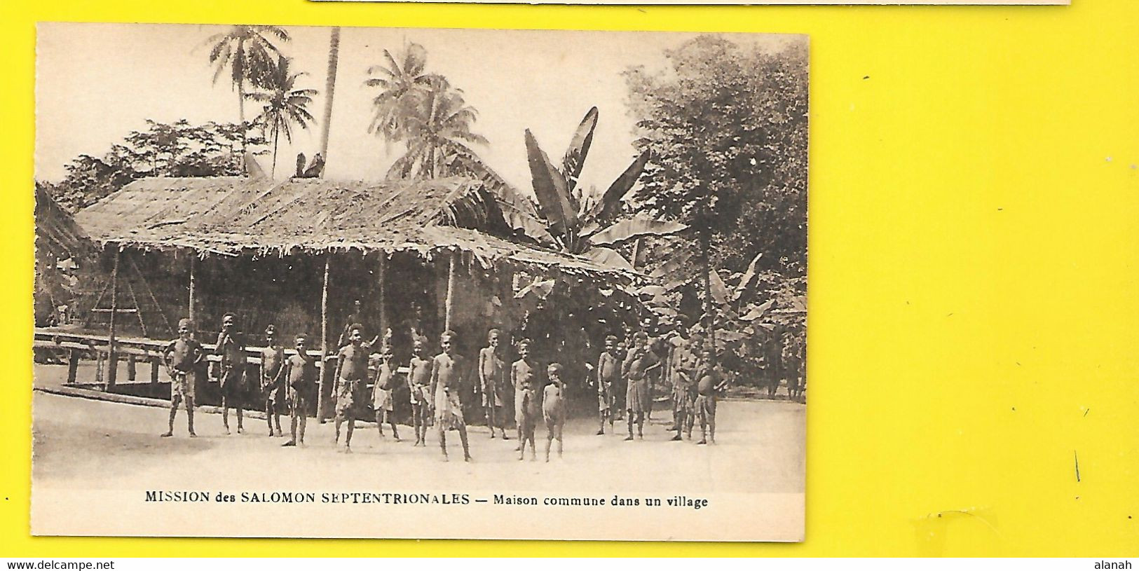 Maison Commune Dans Un Village Papouasie Nouvelle Guinée - Papoea-Nieuw-Guinea