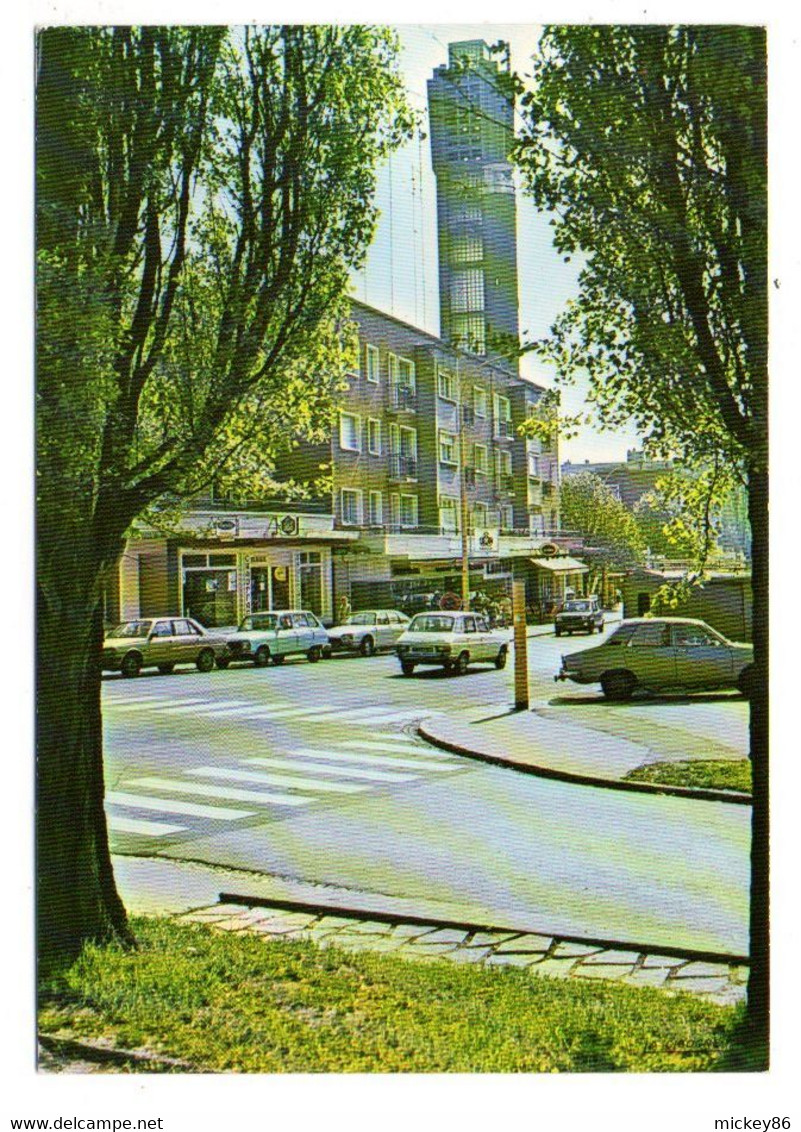 MAUBEUGE -1981-- Eglise St Pierre Et Paul ( Voitures Dont Citroen GS,Simca Et Renault  ) .....à Saisir - Maubeuge