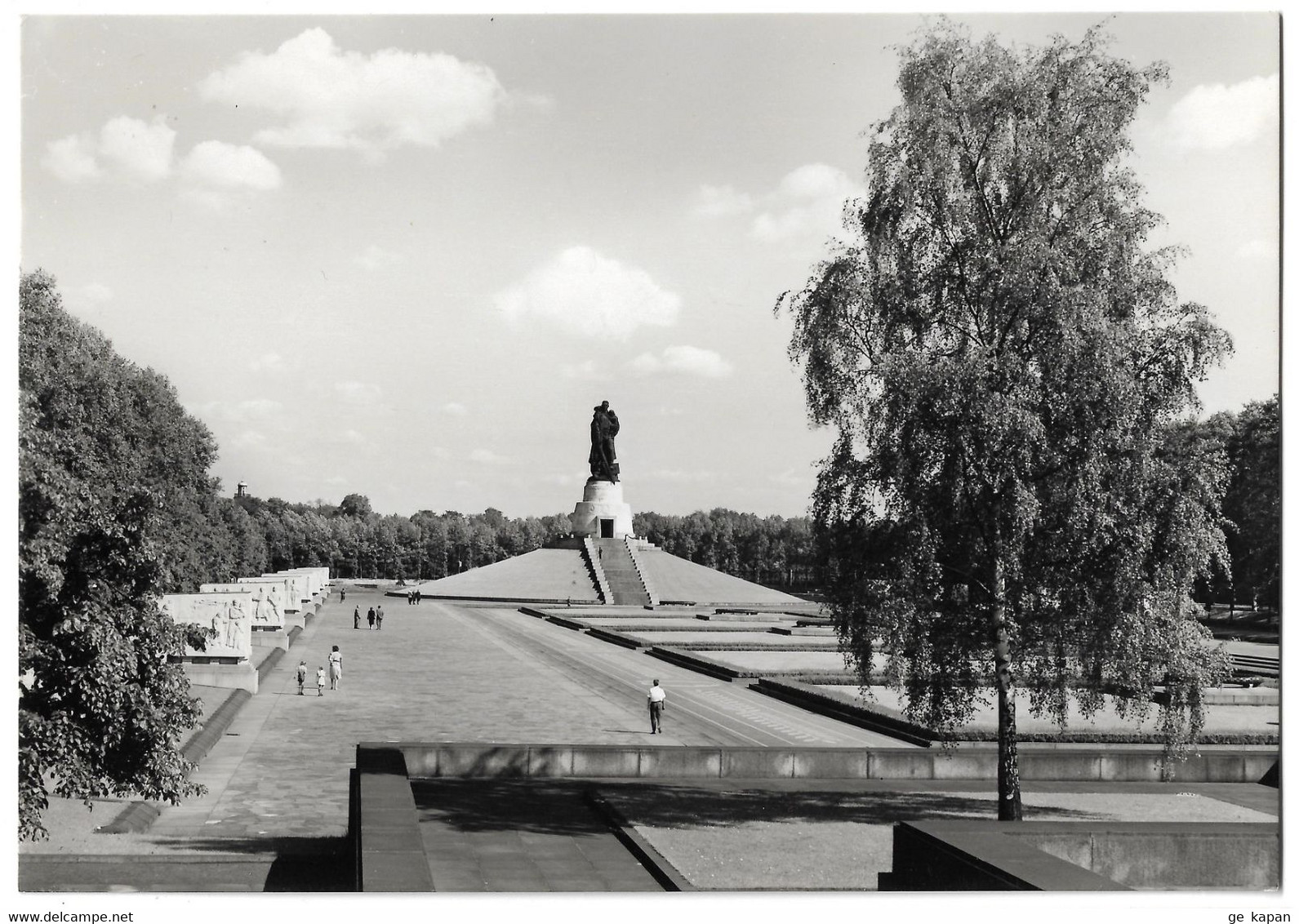 1965 GERMANY DEUTSCHLAND DDR BERLIN Sowjetisches Ehrenmal - Treptow