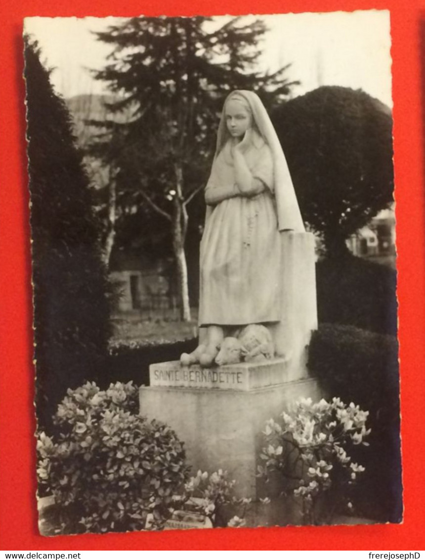 Saint Sorlin En Lyonnais, Rhone, 69. Statue De Ste Bernadette De Hartmann. Cachet Du Sanctuaire De St Sornin. - Otros & Sin Clasificación