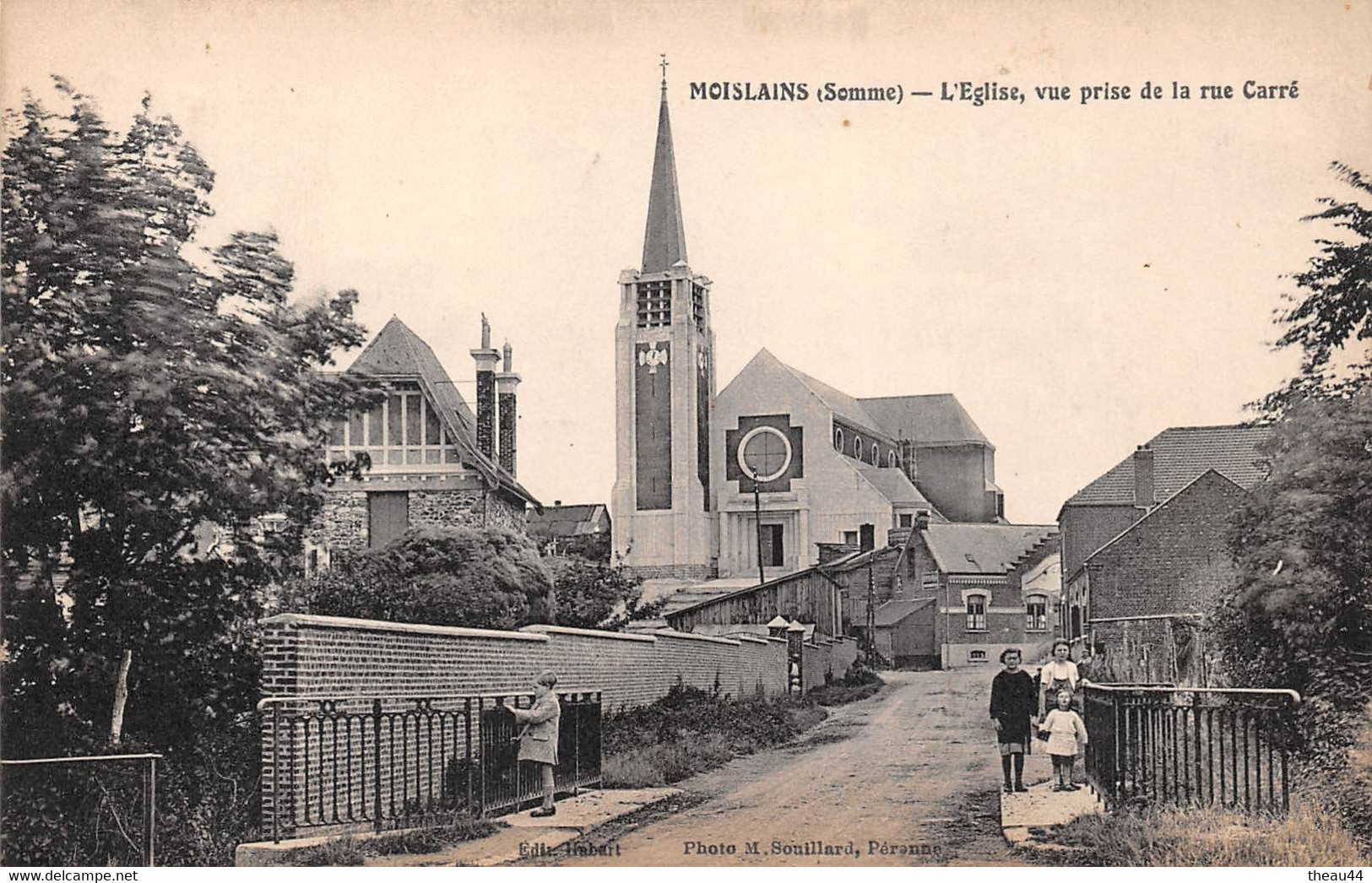 ¤¤  -   MOISLAINS   -   L'Eglise , Vue Prise De La Rue Carré   -   ¤¤ - Moislains