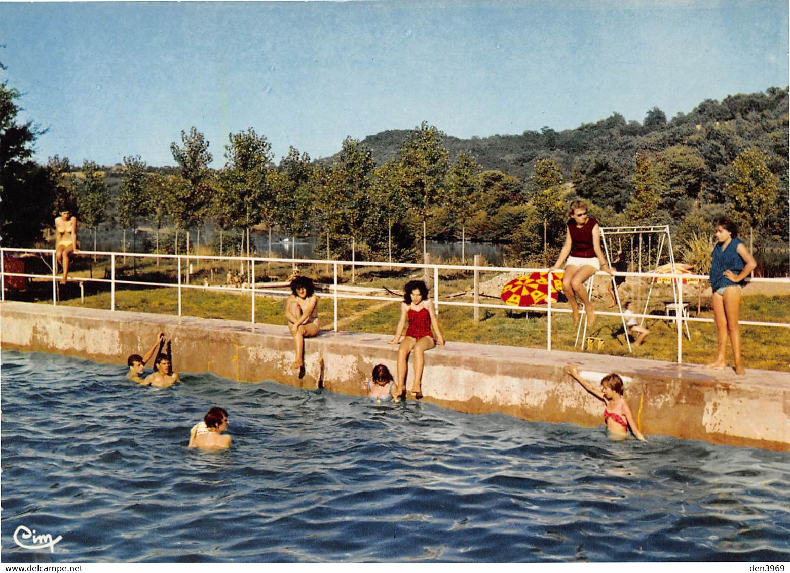 AVAILLES-LIMOUZINE - Camping Fabian, Départementale D 8 - La Piscine - Availles Limouzine