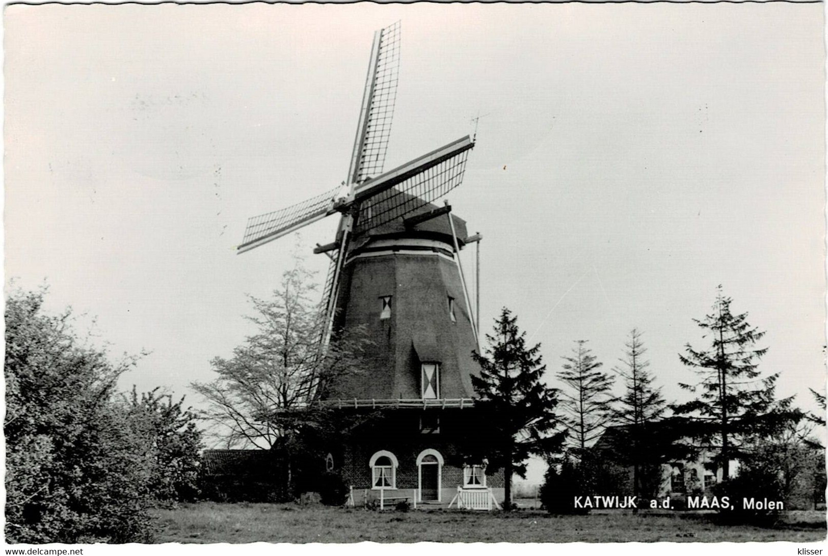 Molens Nederland. Kleine collectie van 31 ansichtkaarten.