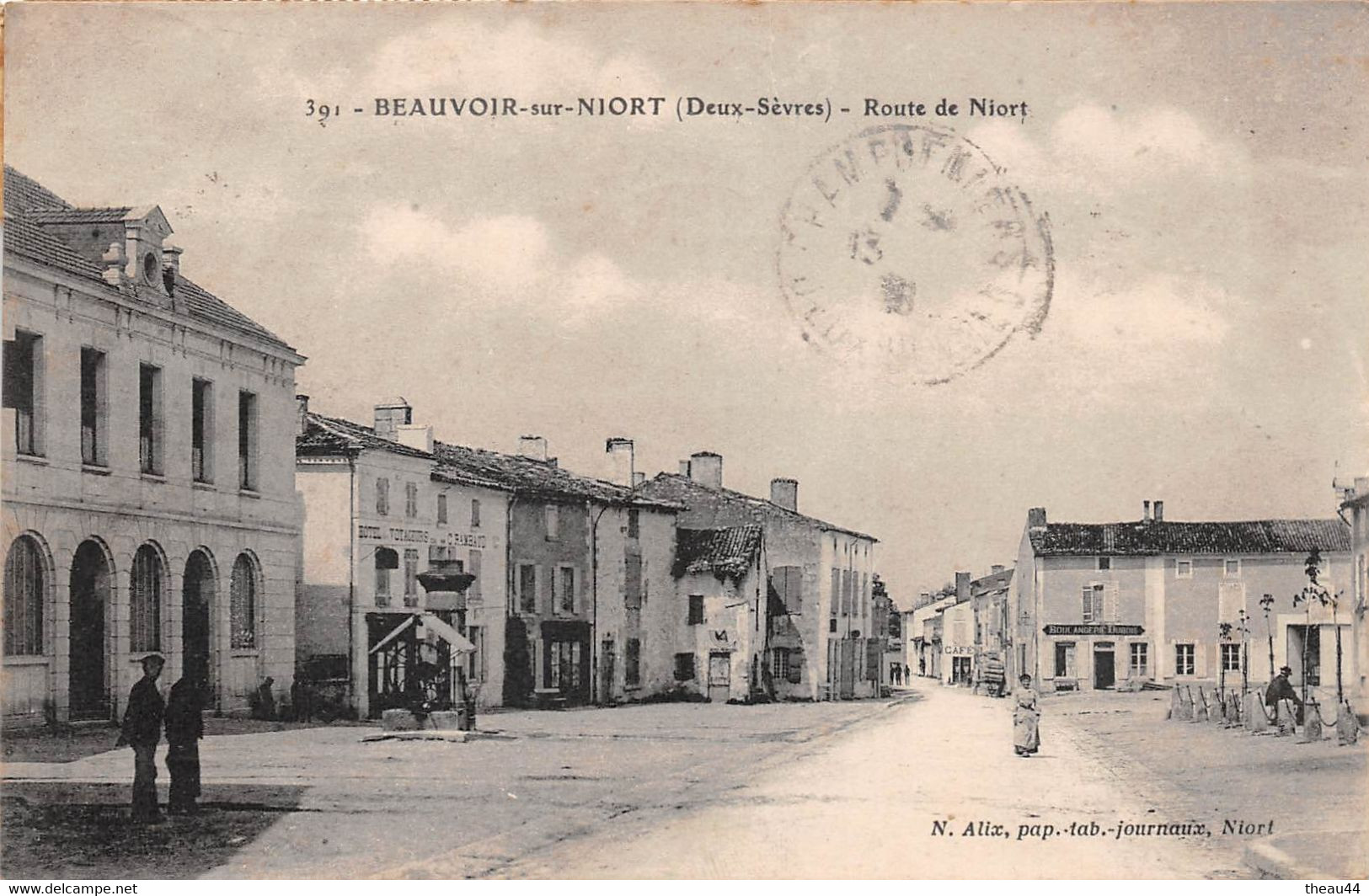 ¤¤  -   BEAUVOIR-sur-NIORT   -   Route De Niort   -  Hôtel Des Voyageurs " CRAMBAUD "  -  Boulangerie " DUBOIS  " -   ¤¤ - Beauvoir Sur Niort