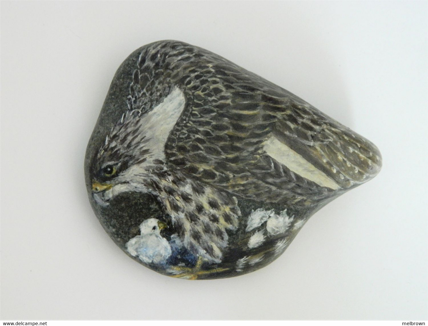 Original Painting Of A Prairie Falcon Hand Painted On A Beach Stone Paperweight Decoration - Pisapapeles