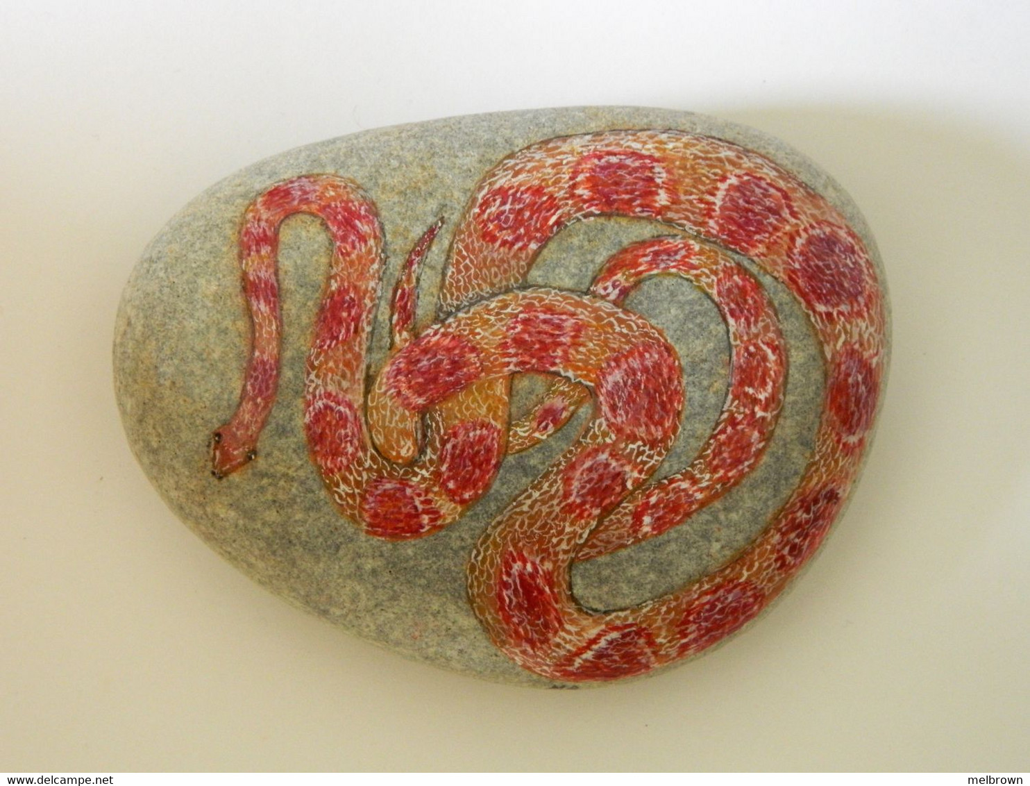 CORN SNAKE Hand Painted On A Beach Stone Paperweight Decoration - Briefbeschwerer