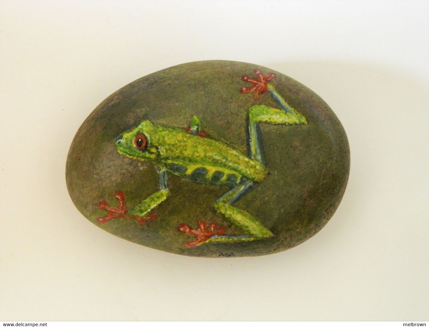 Original Painting Of An Orange-Eyed Tree Frog Hand Painted On A Smooth Beach Stone Paperweight Decoration - Presse-papiers