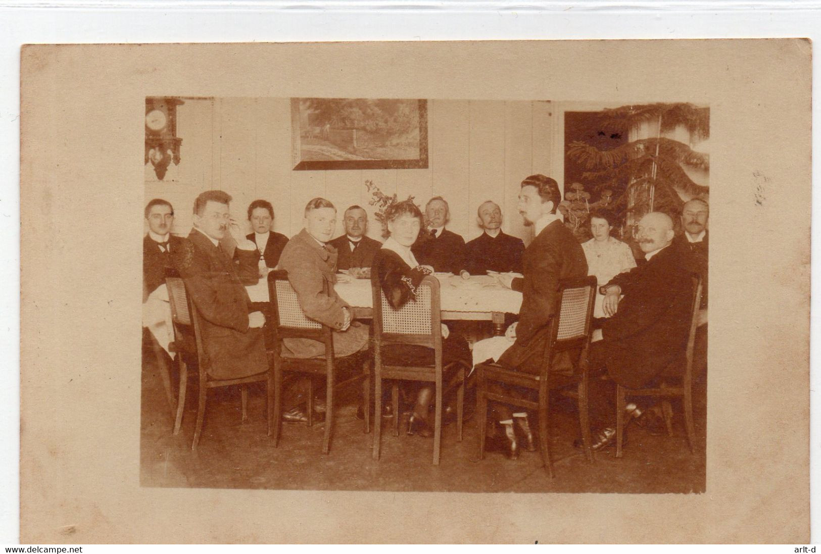 DC4623 - Nennhausen Kotzen, Privatfoto-AK - Große Gruppe Am Tisch, Familie, Restaurant, Wohnzimmer - Nennhausen