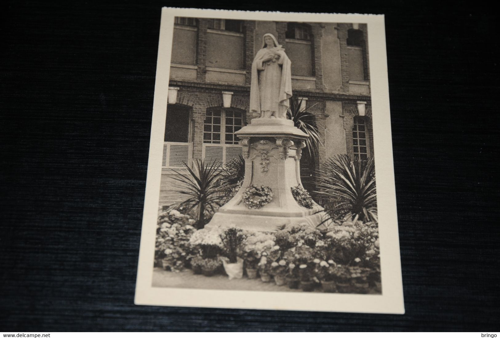 18886-        LISIEUX, LA STATUE DE SAINTE THERESE DE L'ENFANT - Lisieux