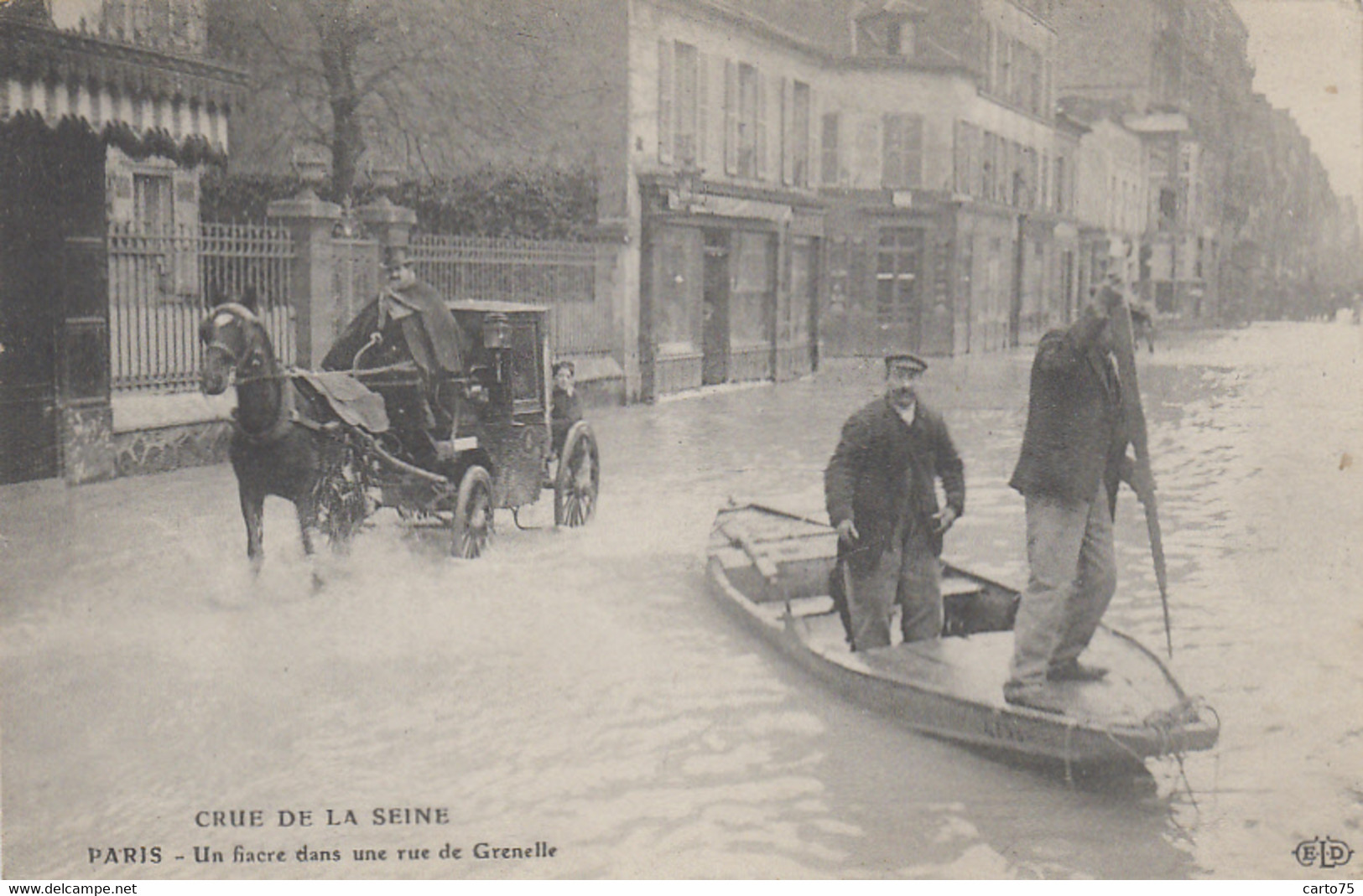 Evènements - Inondations - Paris Janvier 1910 - Fiacre Dans Une Rue De Grenelle - Attelage - Barque - Floods