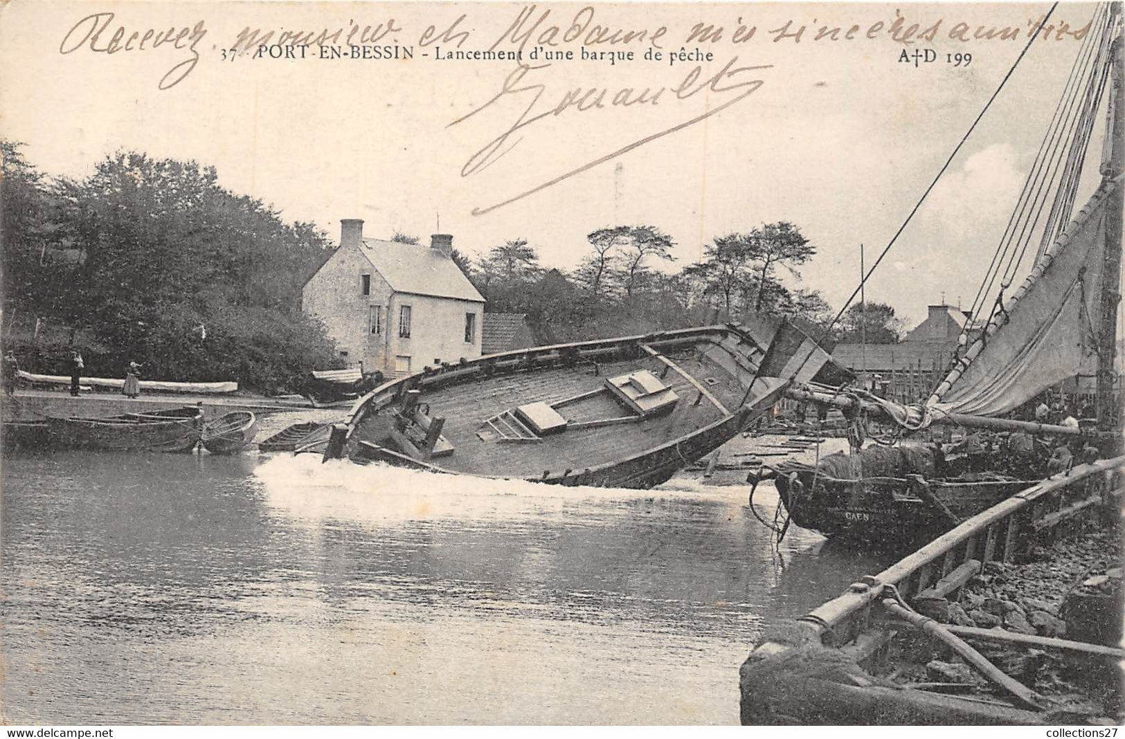 14-PORT-EN-BESSIN-LANCEMENT D'UNE BARQUE DE PÊCHE - Port-en-Bessin-Huppain