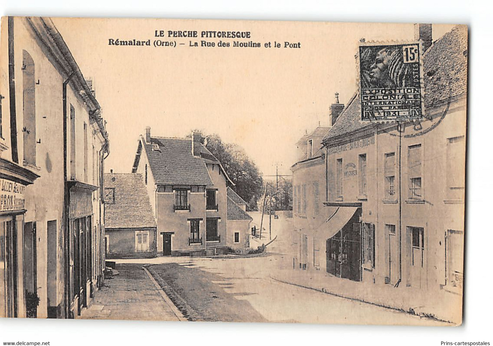 CPA 61 Remalard La Rue Des Moulins Et Le Pont - Remalard