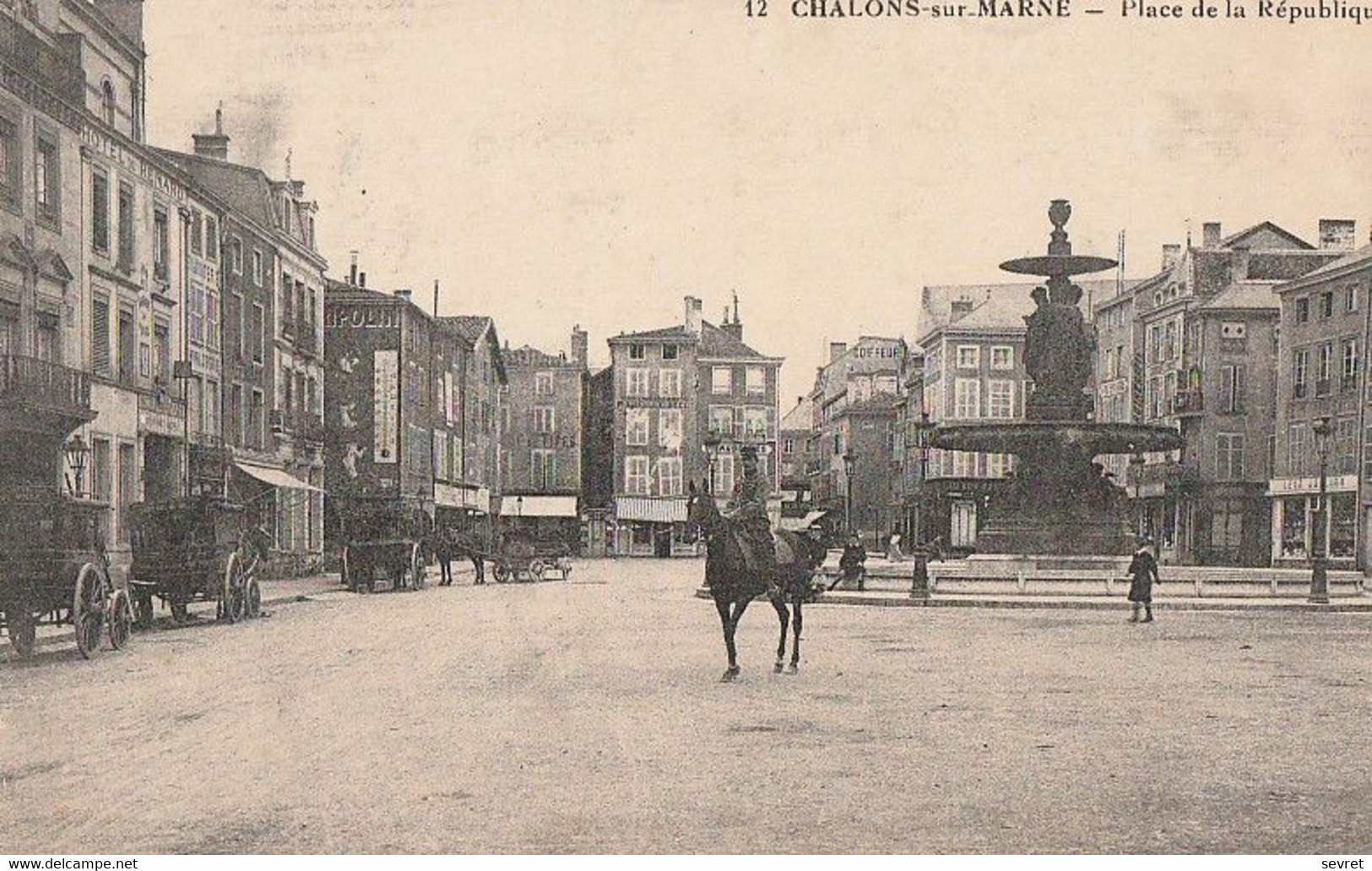 CHALONS-sur-MARNE. - Place De La République - Châlons-sur-Marne