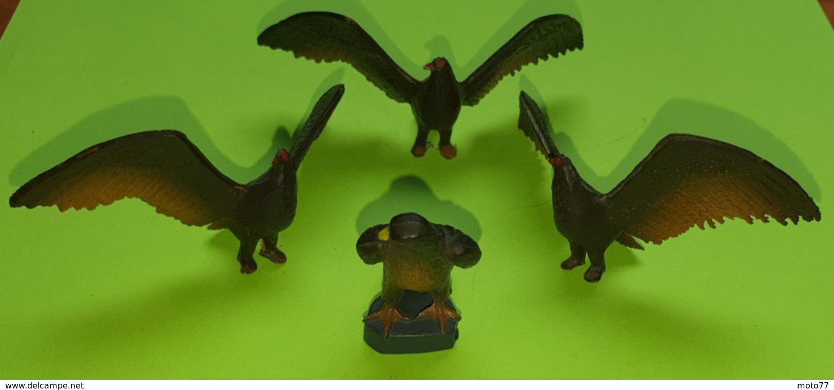 Lot 3 Figurines Jouet AIGLE - Environ Envergure 7 Cm - Matière Plastique - Etat D'usage - Années 1970 - Pájaros