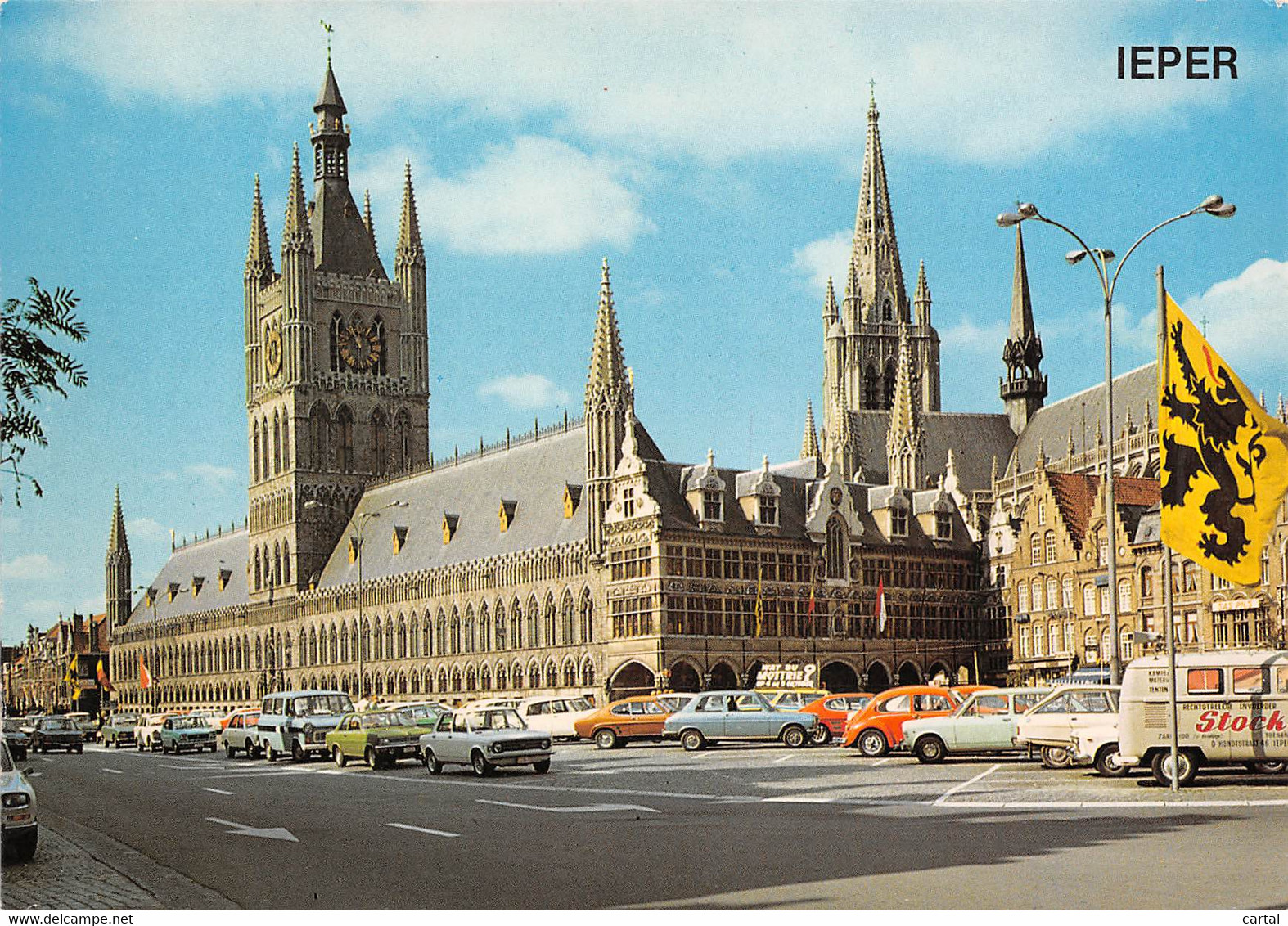 CPM - IEPER - Grote Markt, Lakenhallen En St. Maartens Kathedraal - Ieper