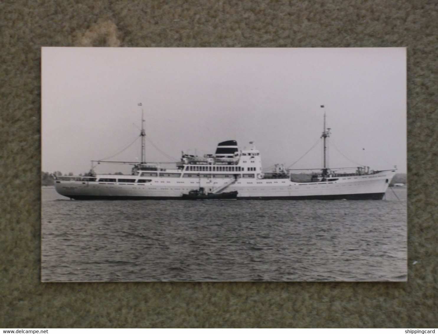 ORANJE NASSAU AT ANCHOR - RP PHOTO - Cargos