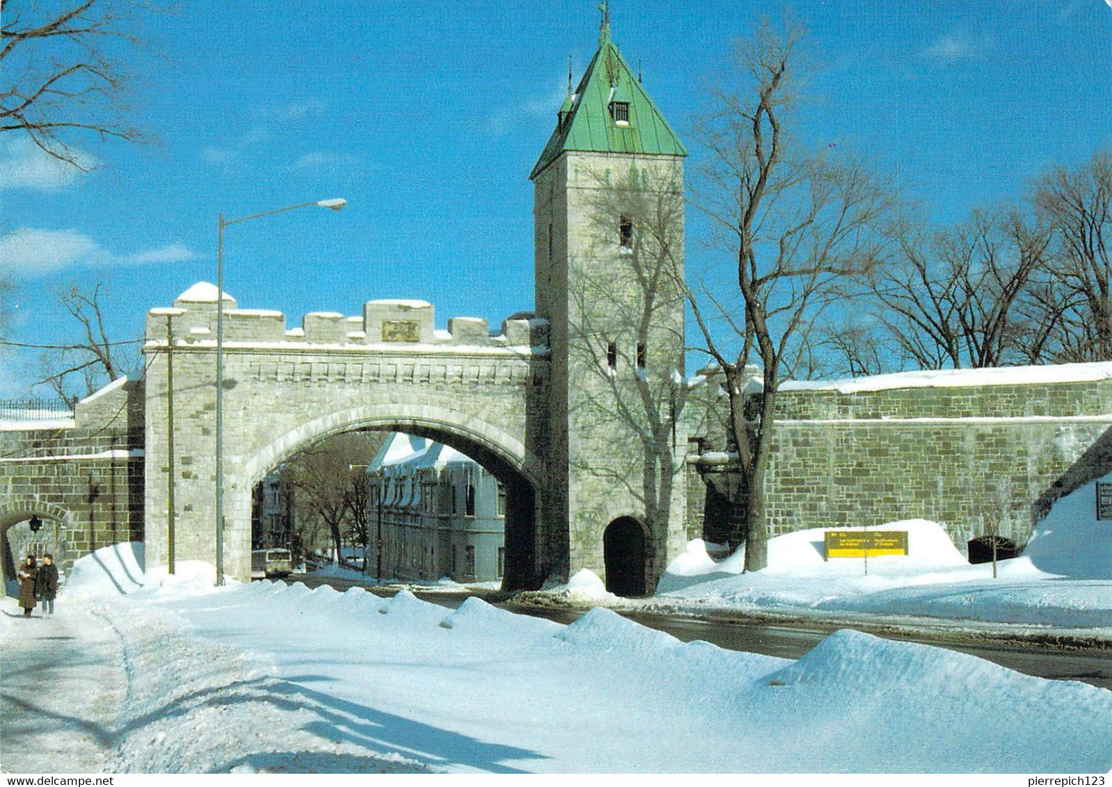 Québec - La Porte Saint Louis érigée En 1873 Dans Les Fortifications De La Vieille Ville - Québec – Les Portes