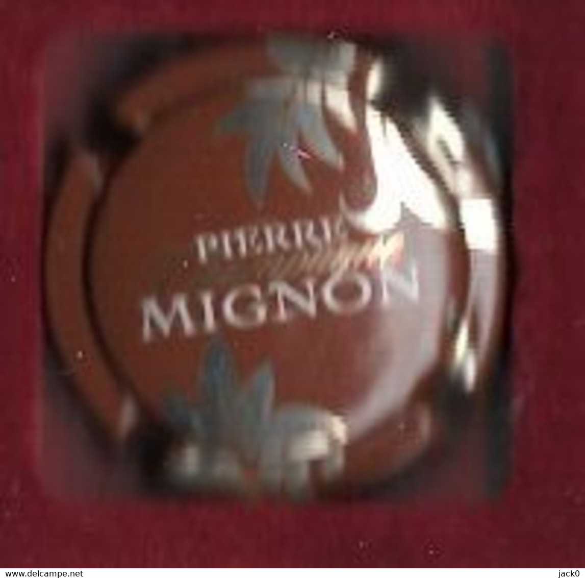 Boisson, Capsule De Champagne  Fond  Marron  PIERRE  MIGNON - Mignon, Pierre