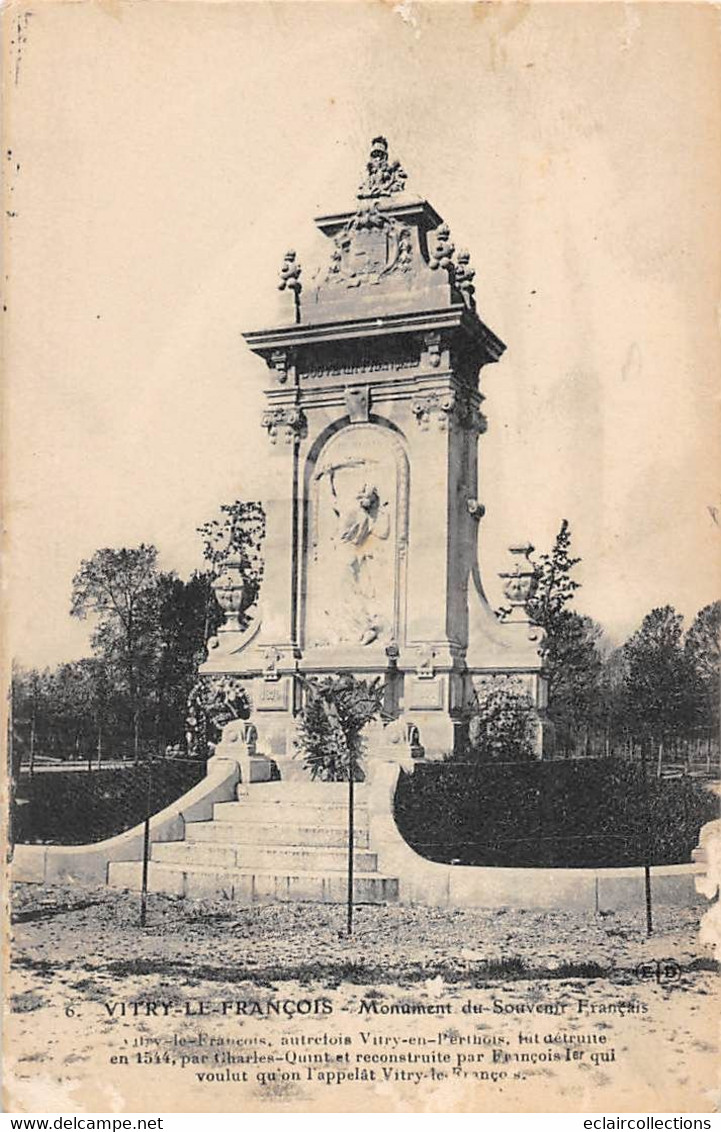 Thème: Monuments Aux Morts  Ou Lanterne Des Morts Ou Combattants 1870  :  Vitry Le François  51   (voir Scan) - Monuments