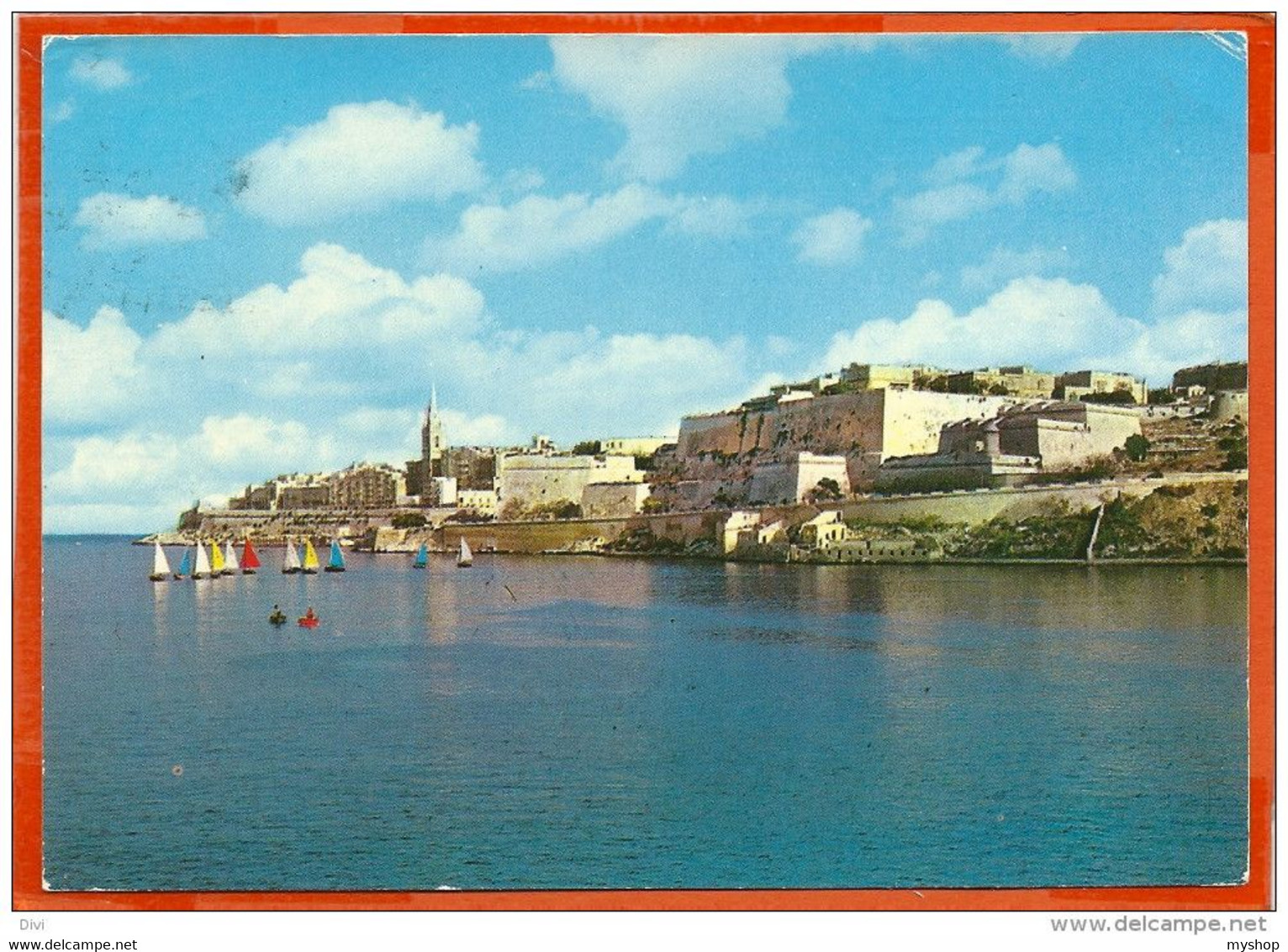 E044, * MALTA * SAILING BOATS RACING PAST VALLETTA'S OLD FORTIFICATIONS * SENT TO SWEDEN, SE SCANS ! - Andere & Zonder Classificatie