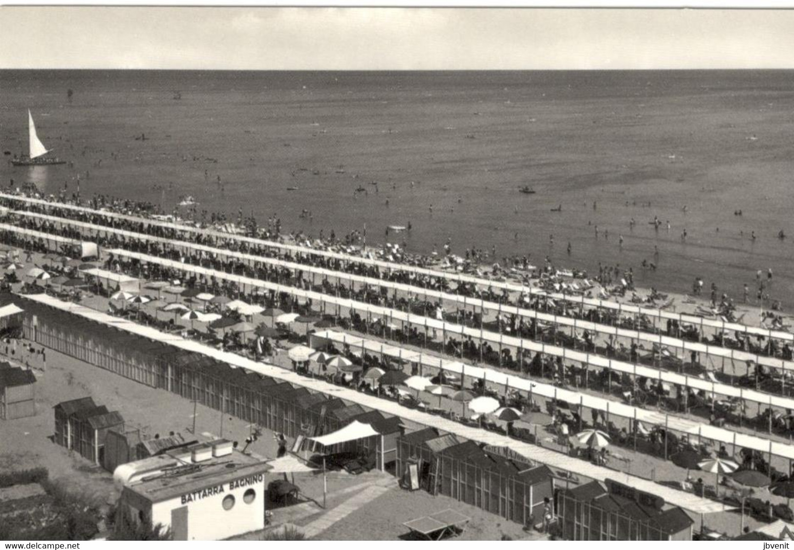 RICCIONE (RIMINI) - La Spiaggia Con Le Cabine - Rimini