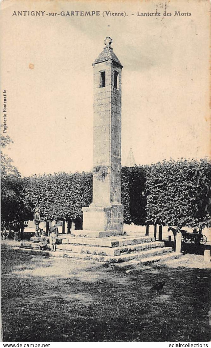 Thème: Monuments Aux Morts  Ou Lanterne Des Morts Ou Combattants 1870  :  Antigny Sur Gartempe   86     (voir Scan) - Monumenten
