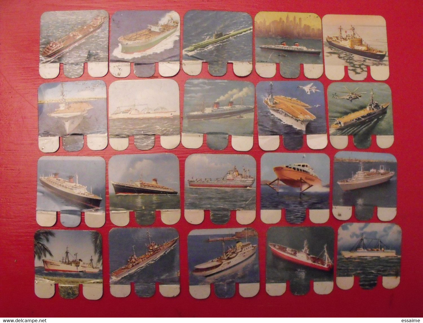 Lot De 20 Plaquettes Bateaux. Huilor Samo Chat Ambré Cremolive. Collection Complète. Lot 13 - Plaques En Tôle (après 1960)