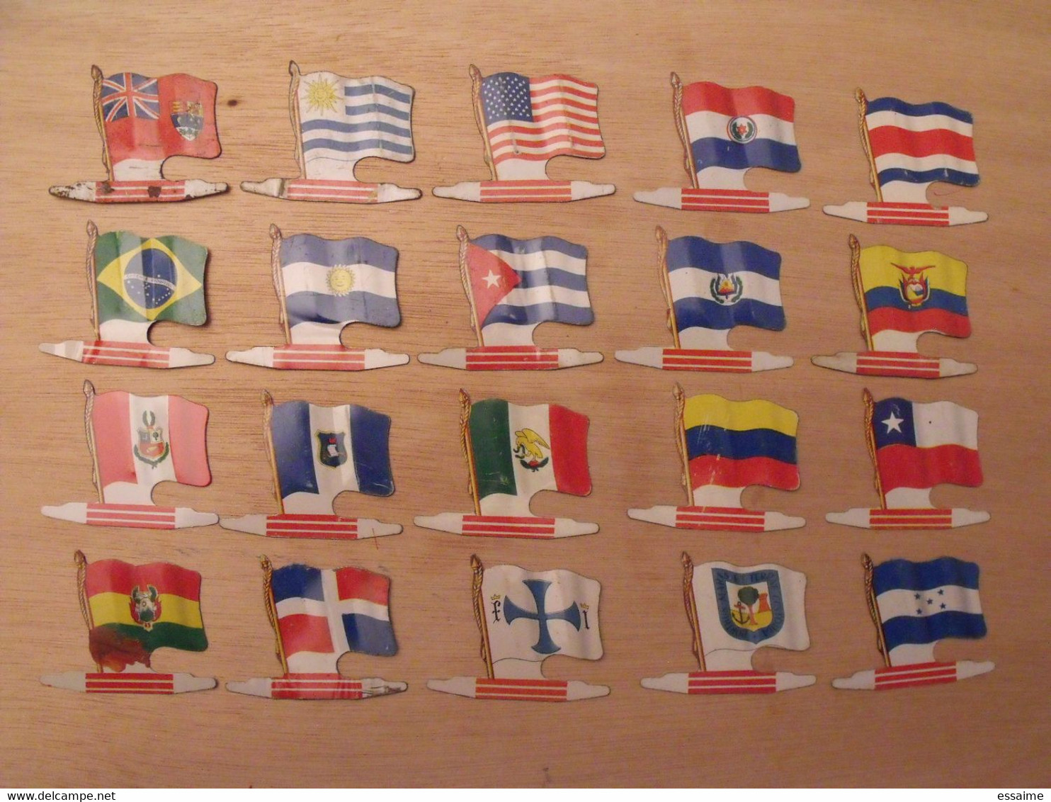 20 Plaquettes Drapeaux L'Alsacienne Américorama. Brésil Chili Cuba Salvador Argentine Paraguay... Drapeau. Lot 6 - Blechschilder (ab 1960)