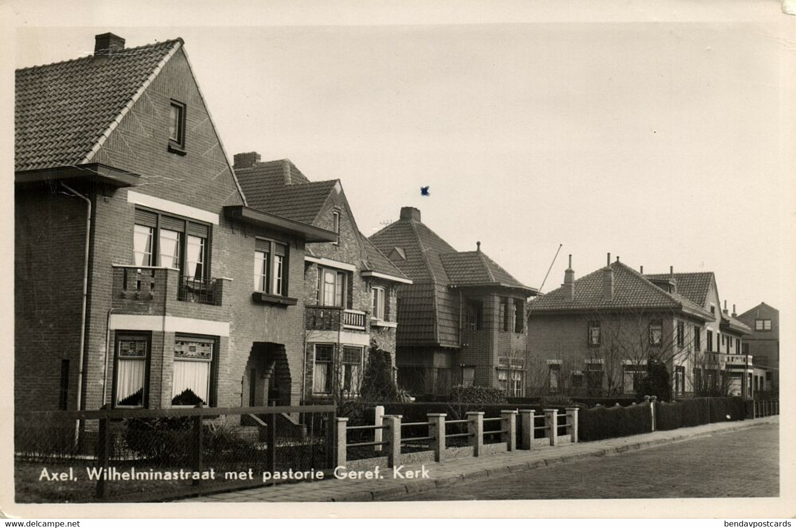 Nederland, AXEL, Wilhelminastraat Met Pastorie Geref. Kerk (1954) Ansichtkaart - Axel